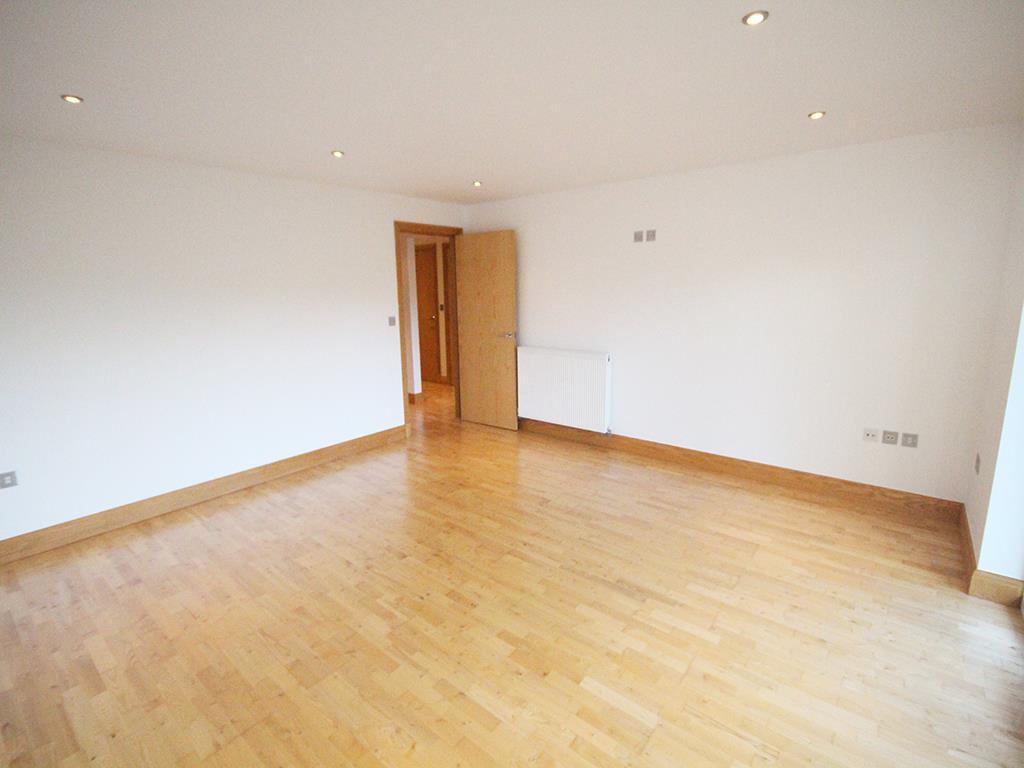 2 bedroom flat SSTC in Foulridge, Colne - IMG_0904.jpg